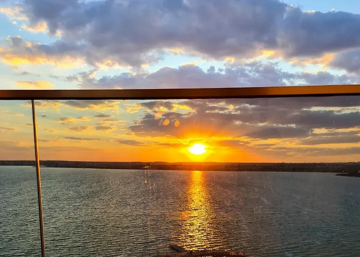 Amazing Sunset View Apart