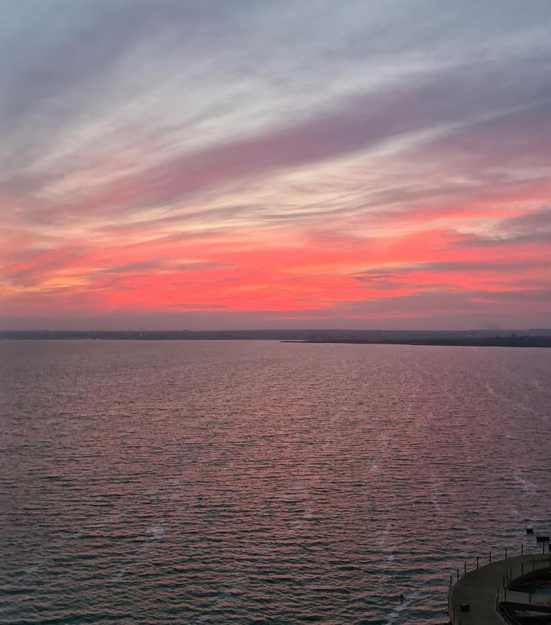 Amazing Sunset View Apart Apartment